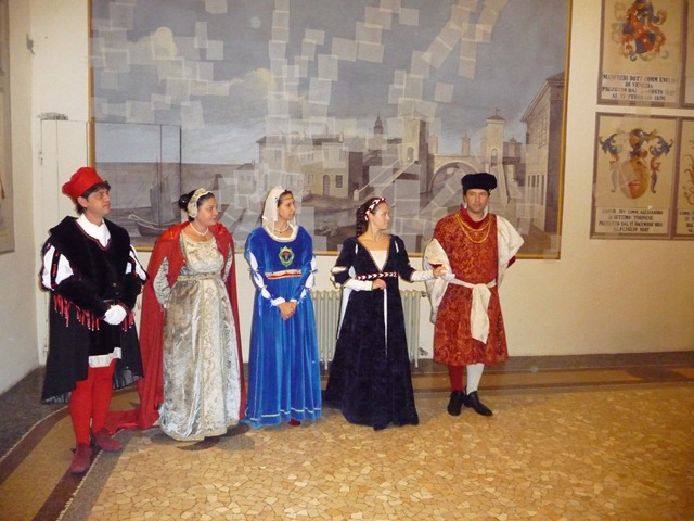 Mittelalterliche Kostüme aus Ferrara